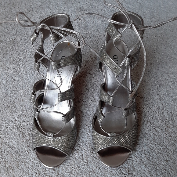 🎉HOST PICK🎉GUESS Heel Lace Up - Picture 7 of 8